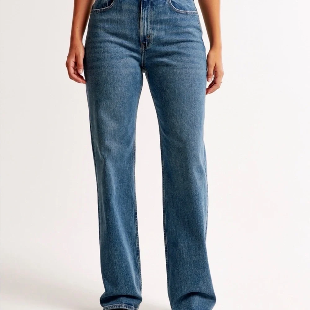 Abercrombie & Fitch Curve Love 90s High Rise Relaxed Jean Long - Picture 2 of 4